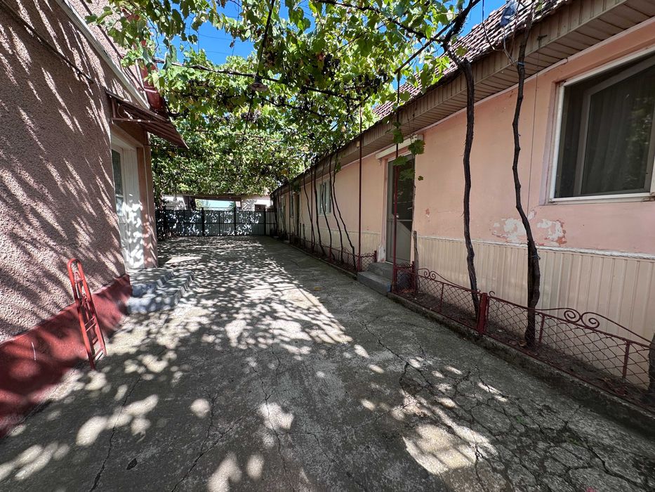 Casă de vânzare în Apateu, jud. Arad – complet mobilată, teren 1.500 mp