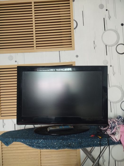Продам телевизор диагональ 80