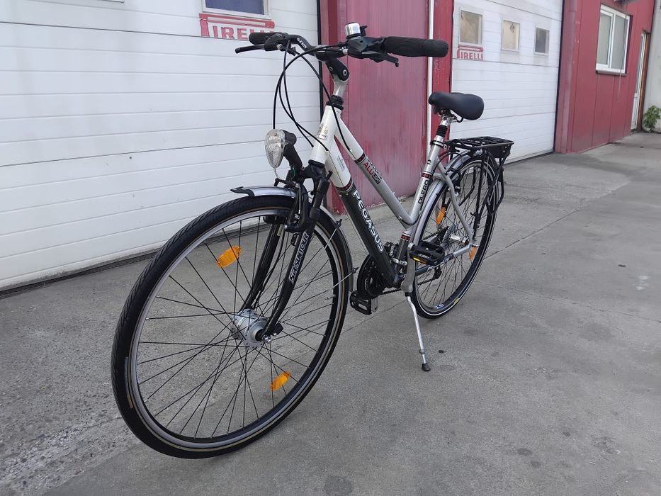 Vând bicicleta din aluminiu pentru damă