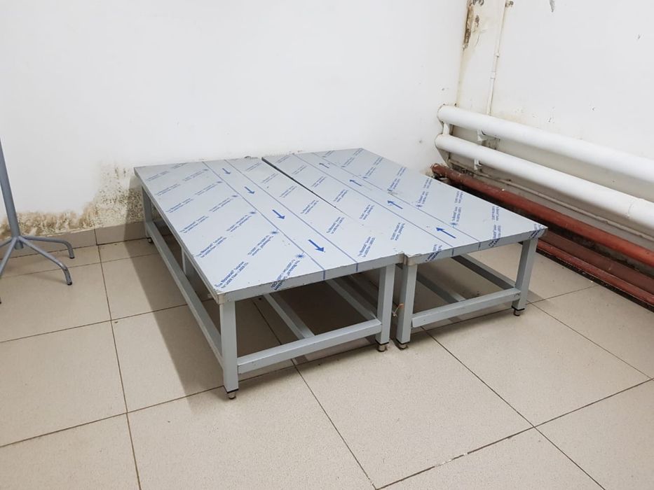 Подтоварник, полки настенные