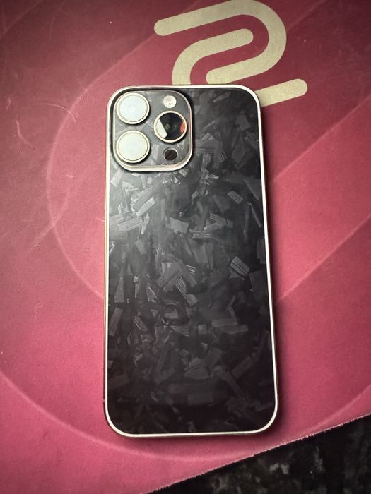 Продаю Айфон 16 про макс