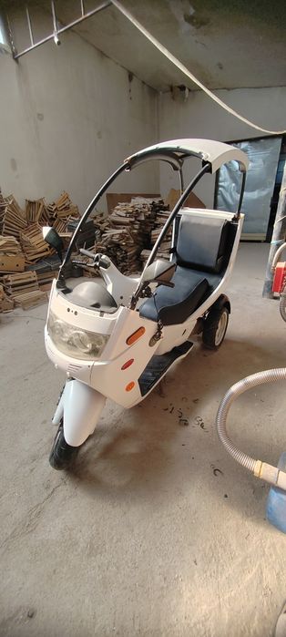 Продам скутер 150м3