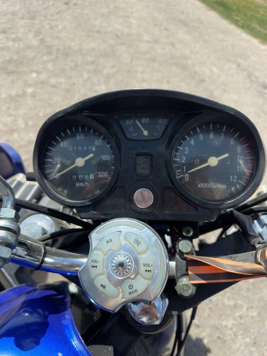 Муравей New Star 

Пробег 1500 км 
Куб 150 
Год 2023
Кузов самосвал
2