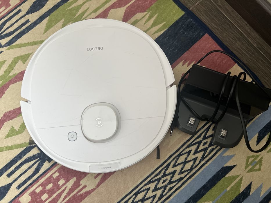 СРОЧНО продаю робот-пылесос в отличном состоянии