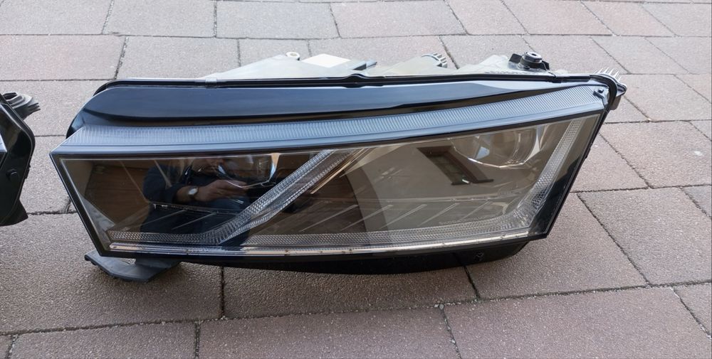 Ляв и Десен фар Шкода Октавия 4 фул лед матрикс SKODA OCTAVIA IV 4 20-24-- Full Led Matrix 5E4941015A