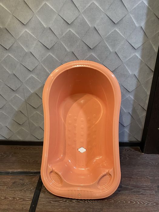 Продам ванночку детскую