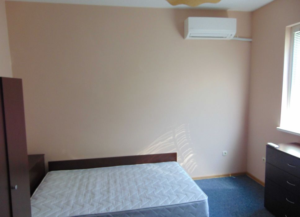 Дава се под наем Тристаен апартамент в Плевен, Широк център - 90 кв.м за 408 € - Снимка #4