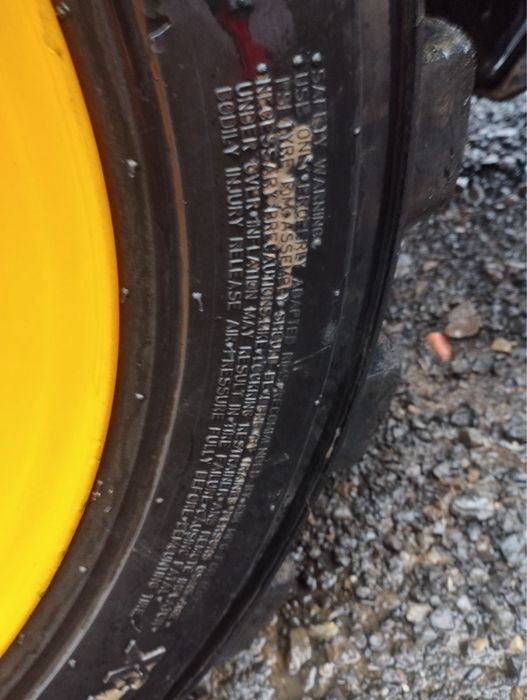 Гуми за Боб кат (мини челен товарач)