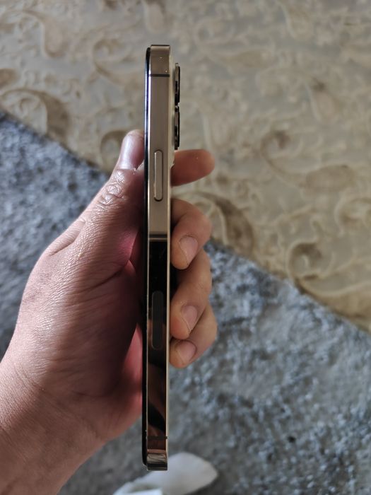 Продам Айфон 13 про макс