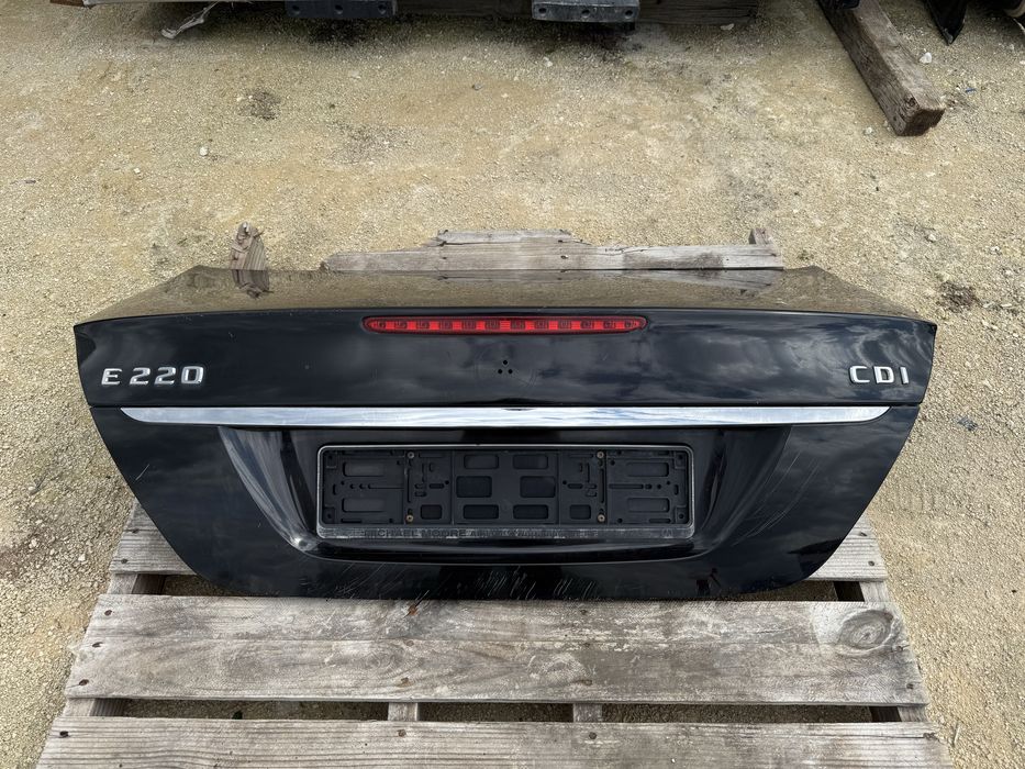 Заден капак Mercedes  E W211