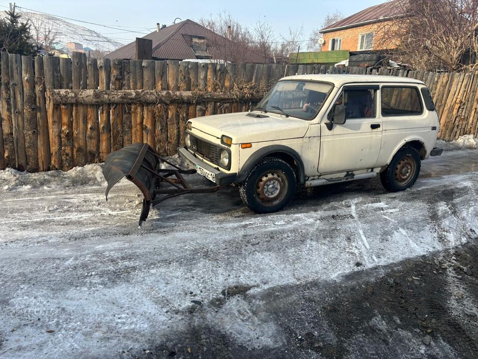 Продам ниву 2121 93 год