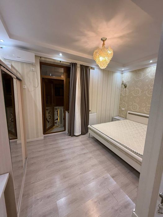 Bez makler Srochno 3 ta qiz kerak sheriklikka Bodomzor terassa