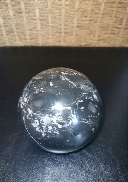 Антикварен турмалин черно-бяла ониксова сфера ест. полиран кристал !
