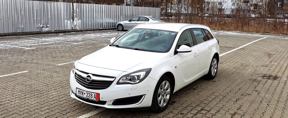 Opel Insignia - An 2016 -Diesel 1.6 - Automat