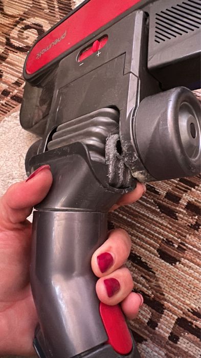 Пылесос Dyson в хорошом состояний.