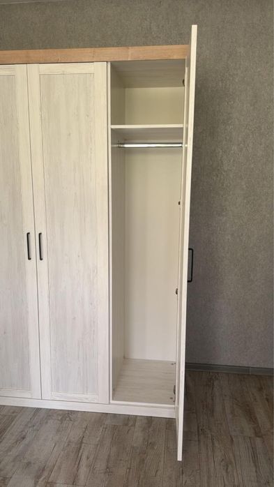 Продам отличный шкаф.