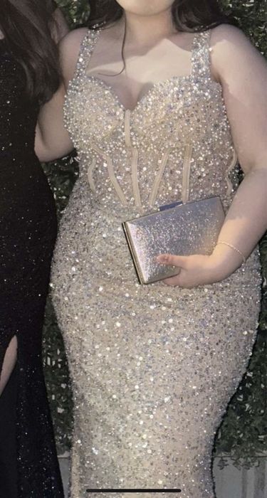 Бална рокля с камъни