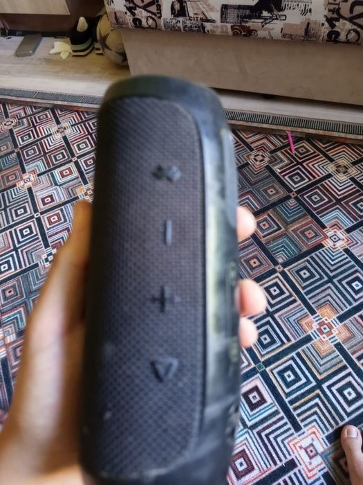 Jbl flip 4 оригинал в хорошем состоянии