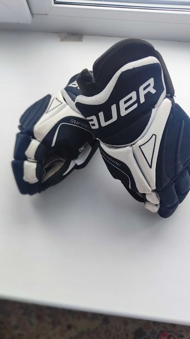 Продам краги хоккейные Bauer, в отличном состоянии