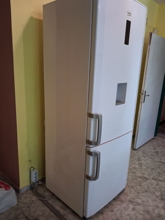 Продавам хладилник BEKO 475 литра