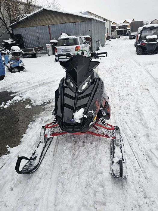 Snowmobil Polaris RMK