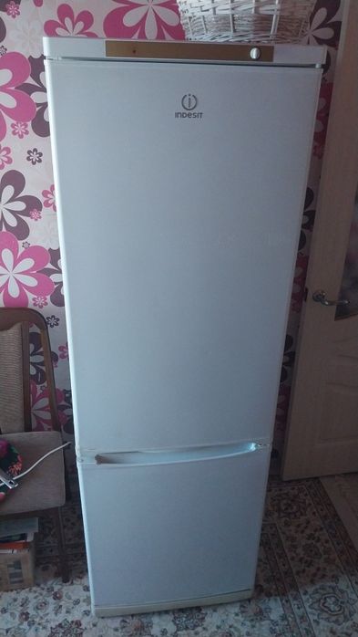 Холодильник INDESIT