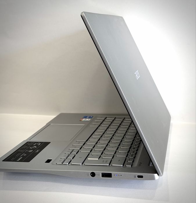 Acer Swift 3 SF314-59 Intel Core i5-1135G7 - SSD 512GB/8gb RAM-Ca NOU!