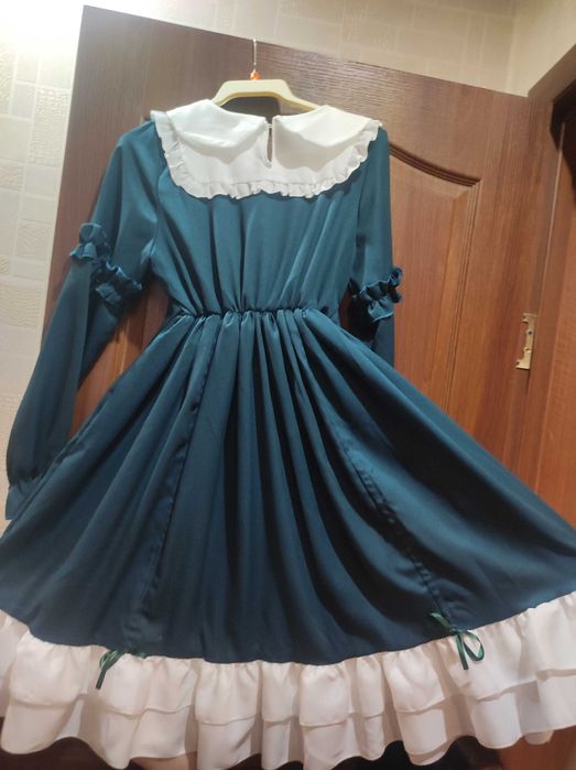 Платье красивое белое зеленое