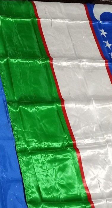 Oʻzbekiston bayrogʻi 2 metrga 1 metr Флаг Узбекистана 2 метр на 1 метр