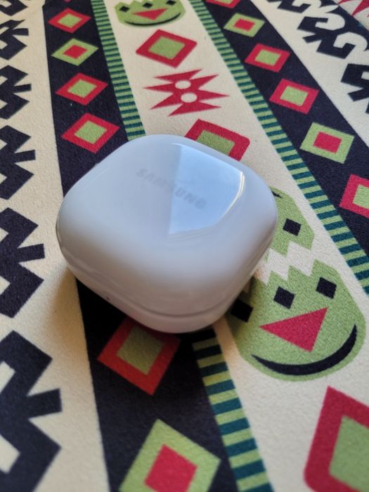 Продаётся Samsung S20FE и Galaxy Buds 2