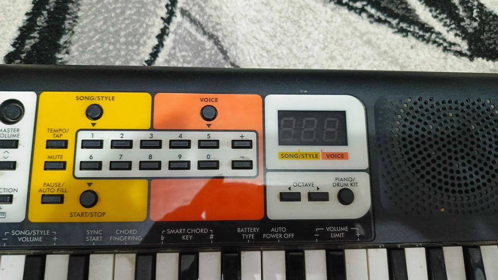 Продается синтезатор