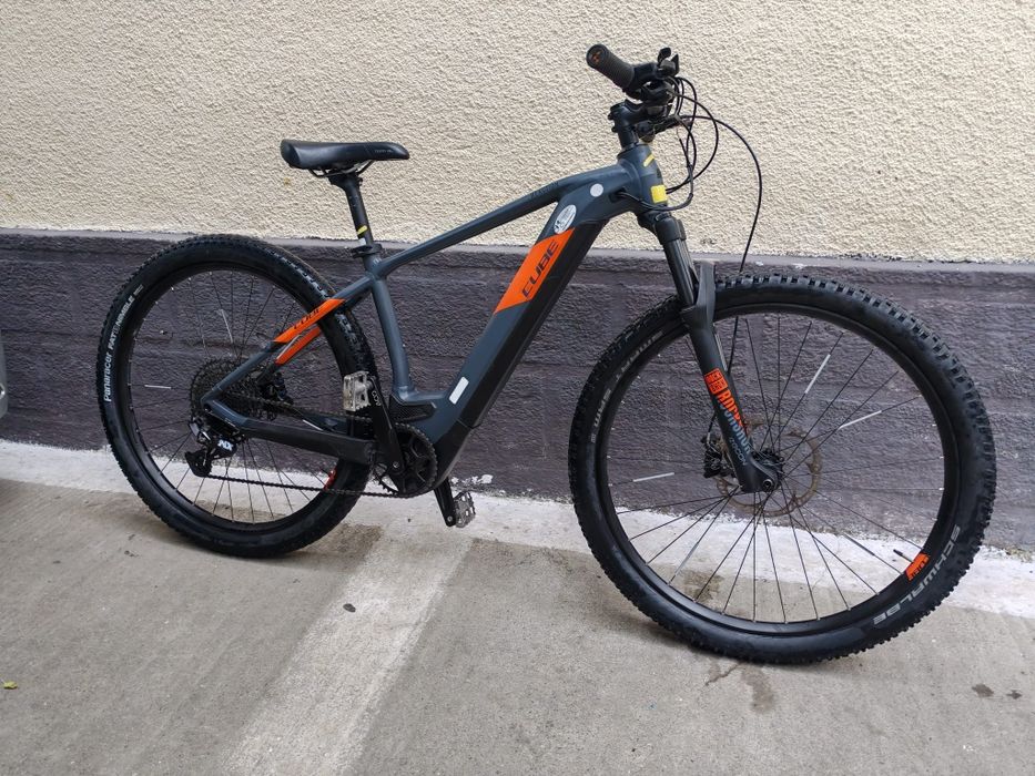 Bicicleta electrica cube 2024