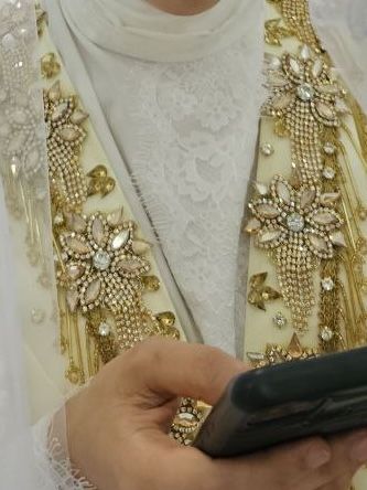 Kelin ansambil sotiladi