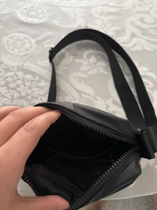 Продаю барсетку лакосте