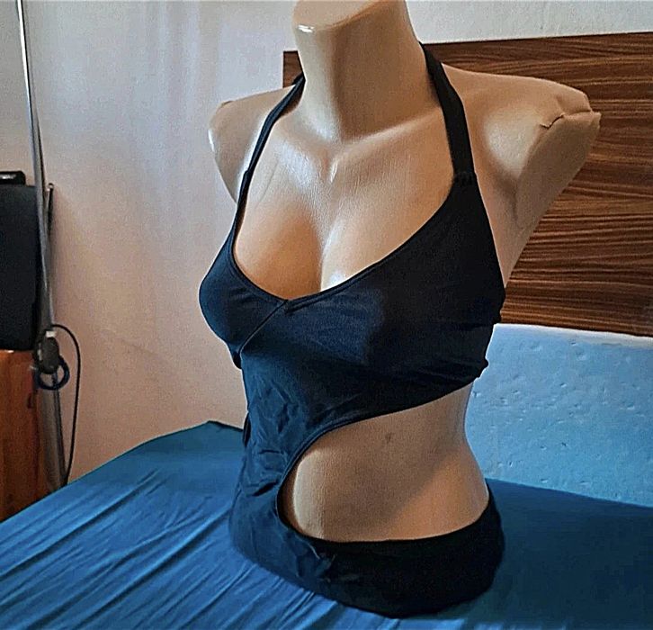 Costum de baie intreg. Marime 44