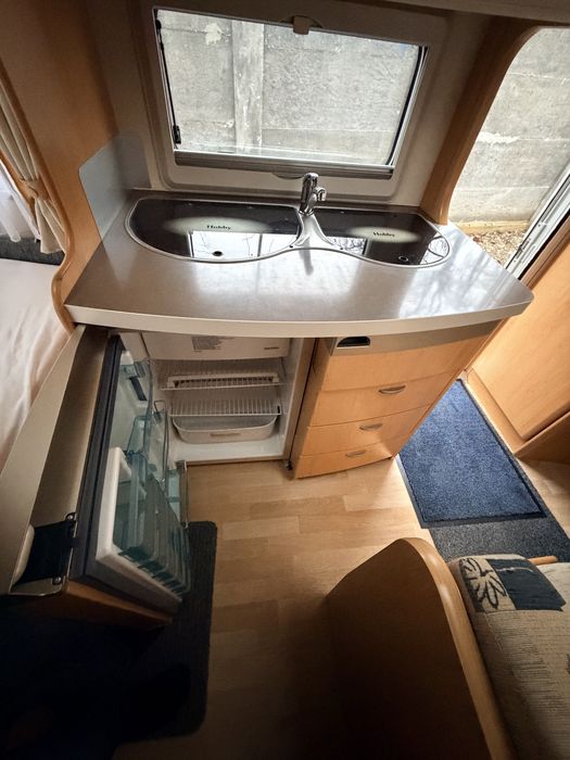 Rulota Hobby De Luxe 400,an 2008,4 pers,Mover,baie,impecabila ,1200 kg