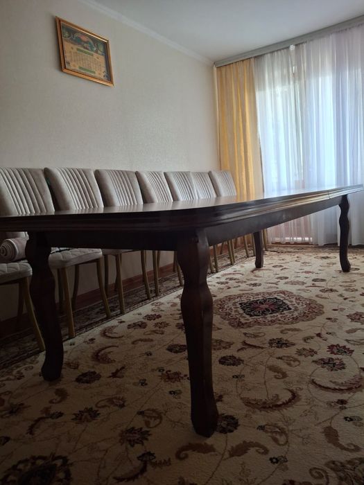 Продается шикарный стол