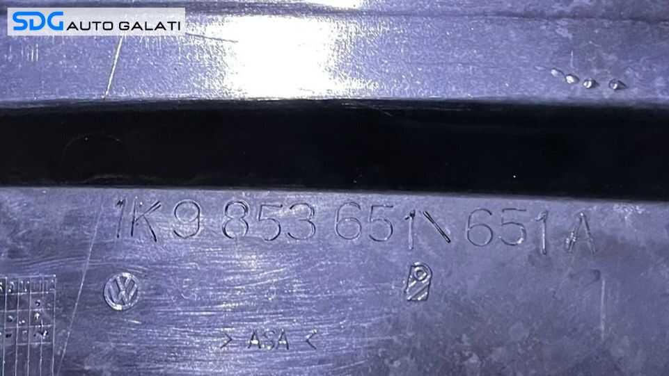 Grila Centrala cu Emblema Sigla de pe Bara Spoiler Fata Volkswagen Golf 6 2008 - 2013 Cod 5K0853653 5K0853651AF [L5345]