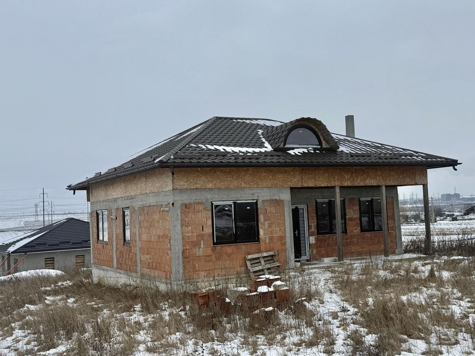 Casa Ipotesti 8 ari de teren