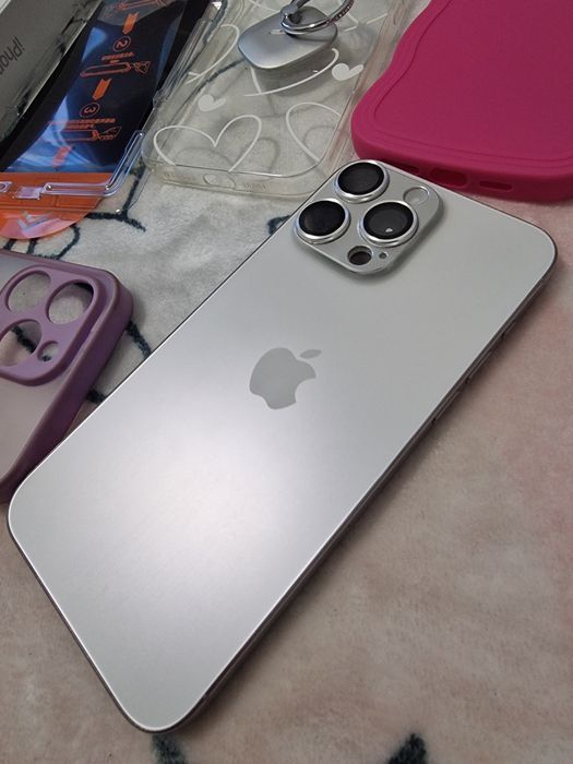 iPhone 15 pro max White
