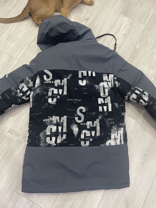 Продам детскую куртку зима