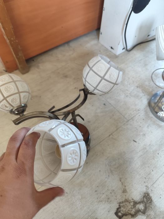 Продам люстры хорошие