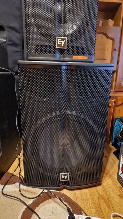 Vand coloana 2 boxe electrovoice tx1122 si subwoofer tx1181, q66 amplificator