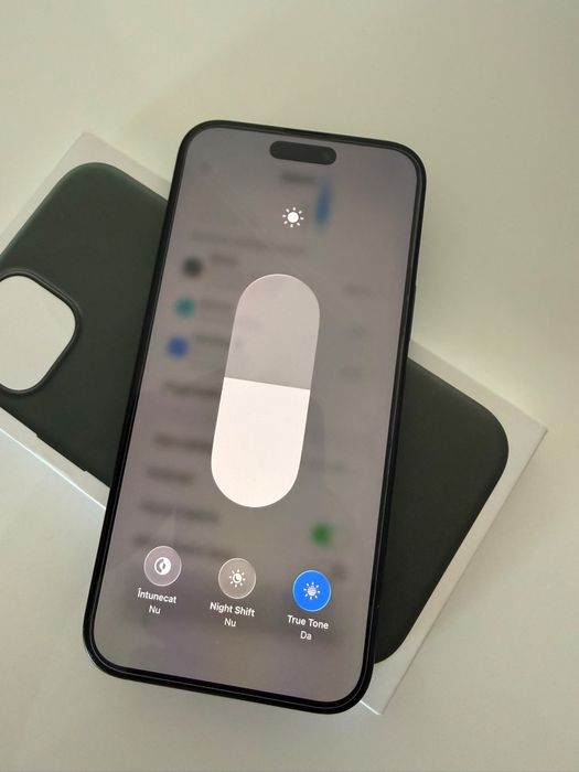 Vând iPhone 15 plus