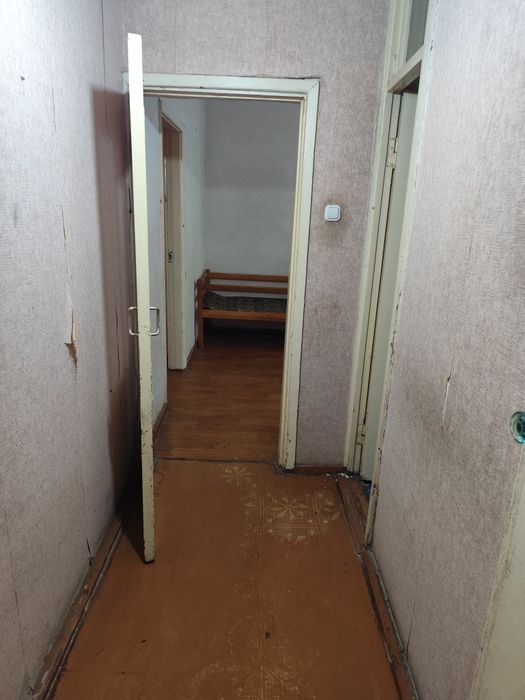 Чилонзор 8 кв.дан 2/2/4 уй срочно сотилади