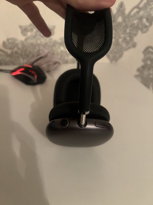AirPods Max в хорошем состояний