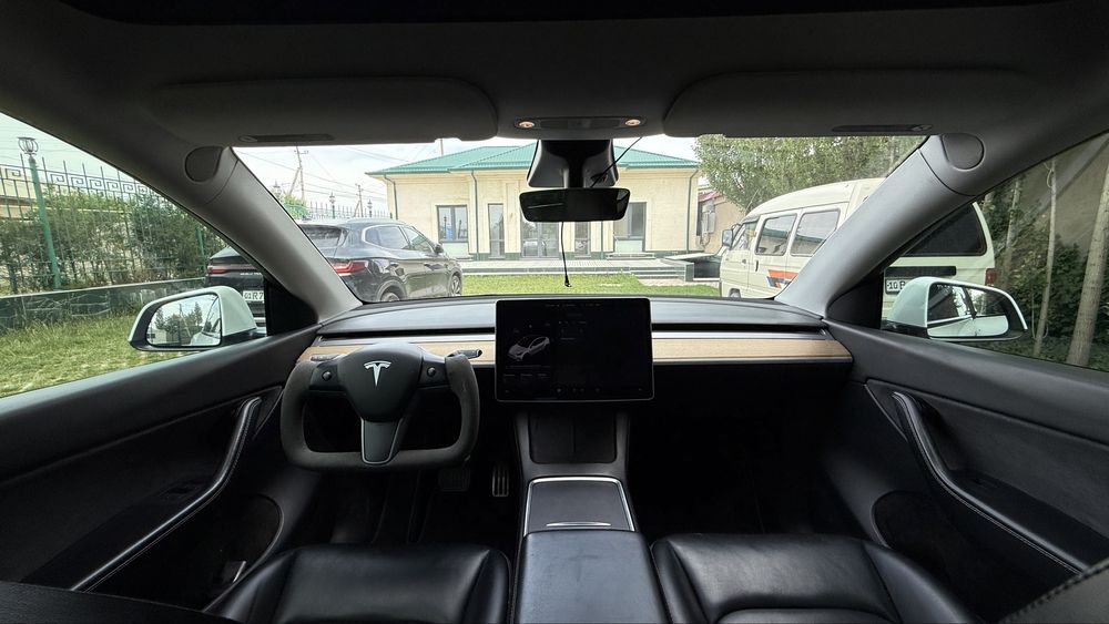 Tesla Model Y Long Range 2022 (USA)