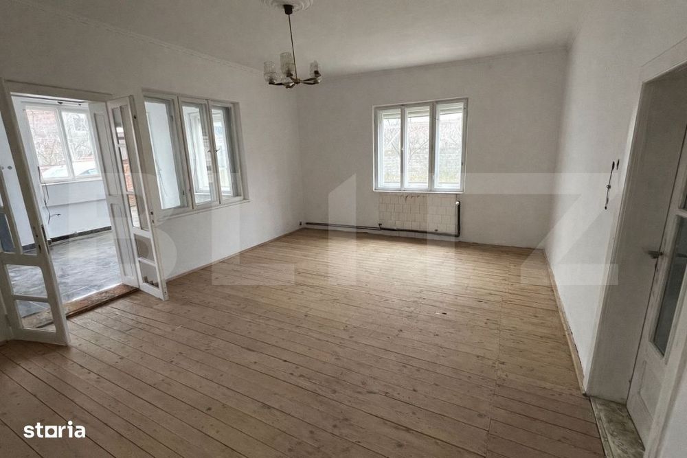 Casa de vanzare, 6 camere, 198 mp utili, teren 644 mp, zona centrala