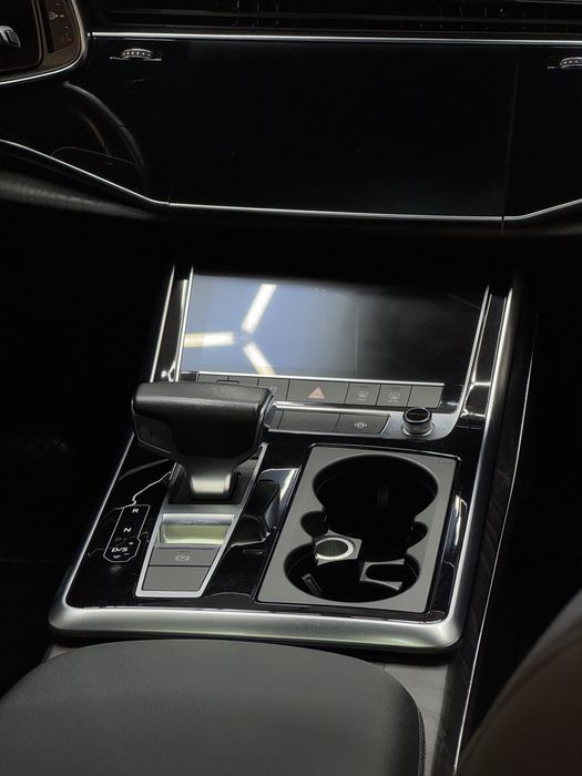 Detailing Interior / Hidratare si Revitalizare Piele / Curatare Detail