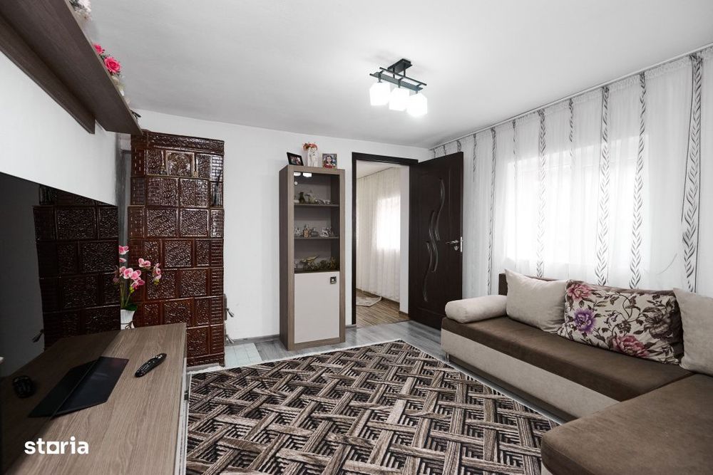 Casa  + anexa in Com.  Petresti, Sat Gherghesti - Dambovita